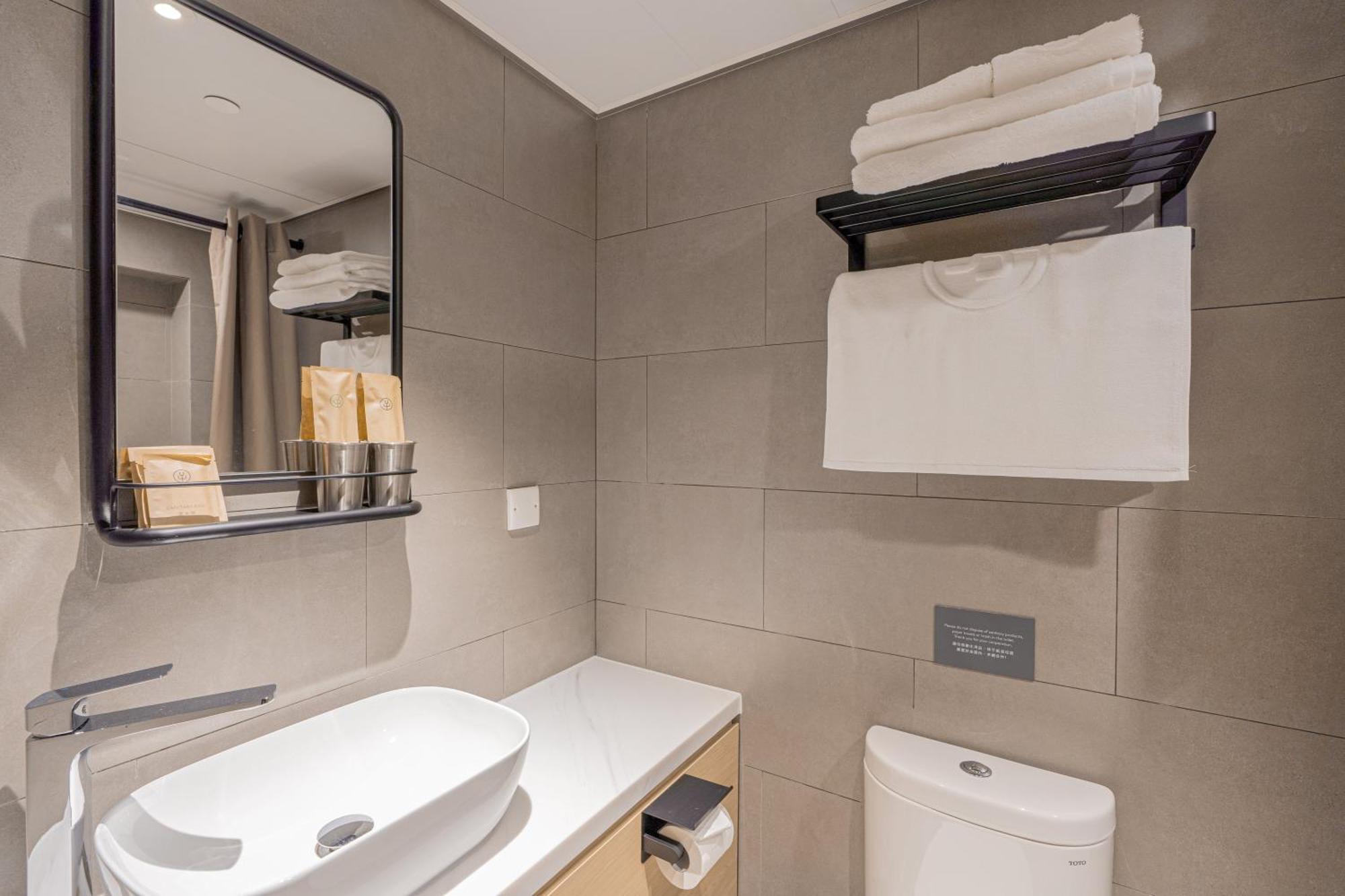 Urbanwood Ap Lei Chau Hotel Hong Kong Bagian luar foto